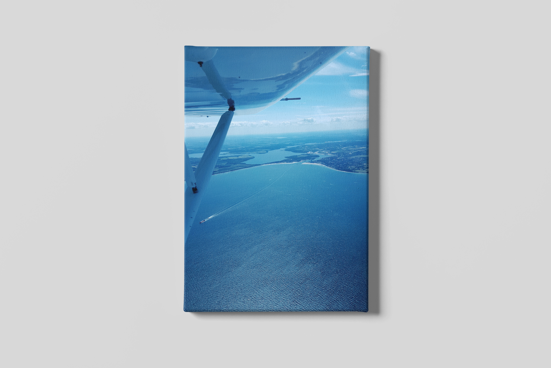 Flug an der Ostseeküste entlang